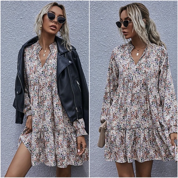 BellanBlue Dresses & Skirts - Boho floral print long sleeve v neck ruffle dress